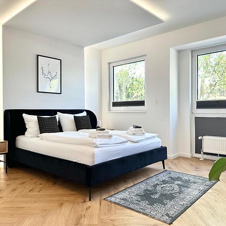 Modern Apartment - Fuer Freunde & Familien, Stadtnah, Parkplatz, E-Ladestation, Gitterbox Fuer Fahrraeder, Fitnessstudio, Digitale Gaestemappe Mit Restaurant- Und Unternehmenstipps โคเบลนซ์ ภายนอก รูปภาพ