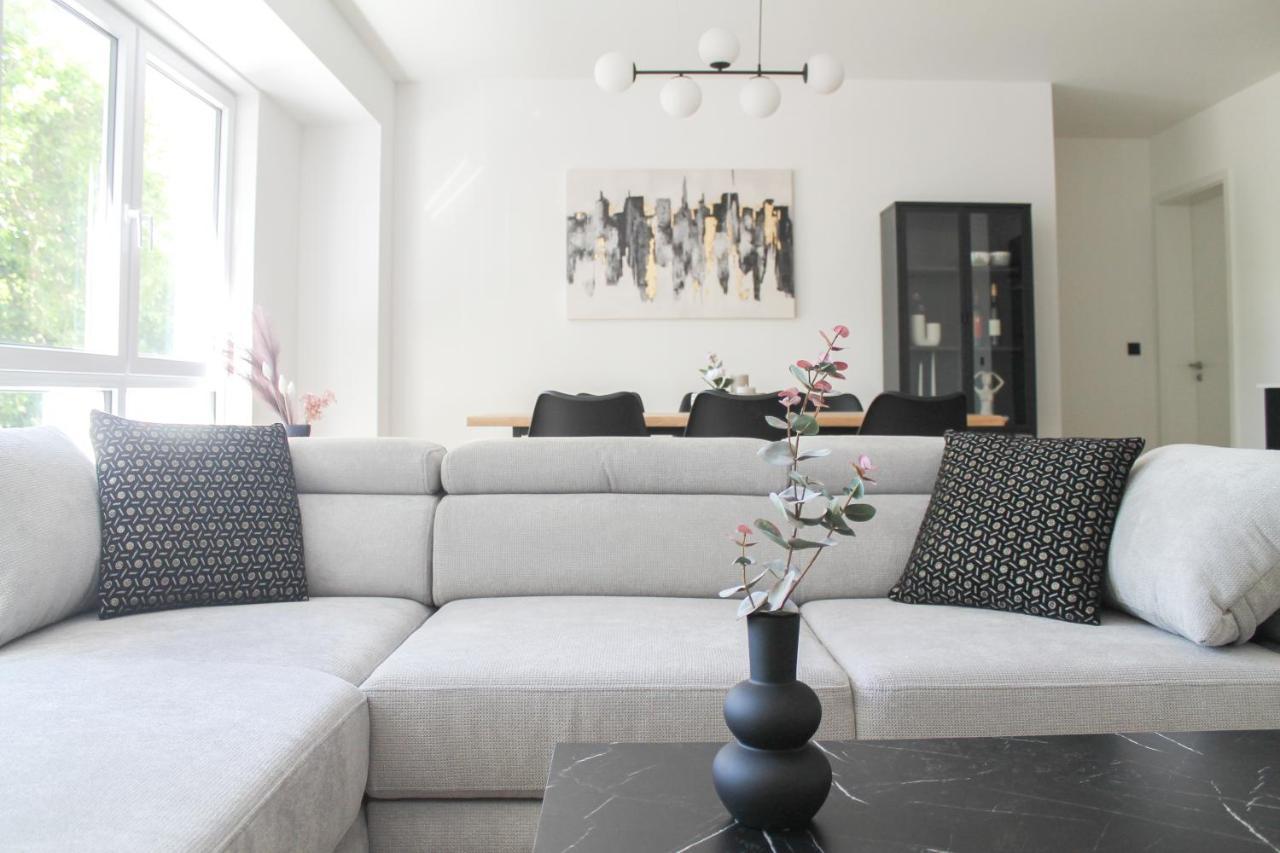 Modern Apartment - Fuer Freunde & Familien, Stadtnah, Parkplatz, E-Ladestation, Gitterbox Fuer Fahrraeder, Fitnessstudio, Digitale Gaestemappe Mit Restaurant- Und Unternehmenstipps โคเบลนซ์ ภายนอก รูปภาพ