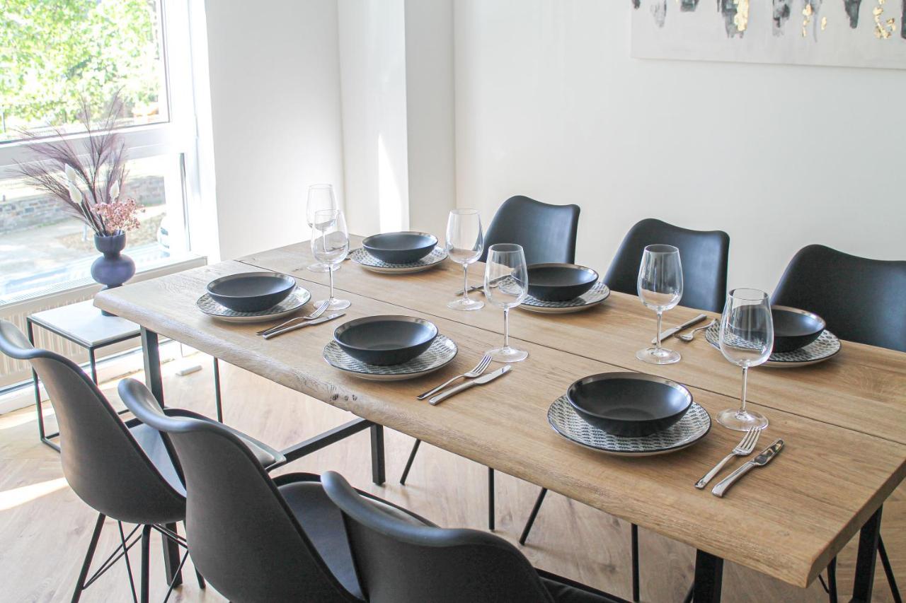 Modern Apartment - Fuer Freunde & Familien, Stadtnah, Parkplatz, E-Ladestation, Gitterbox Fuer Fahrraeder, Fitnessstudio, Digitale Gaestemappe Mit Restaurant- Und Unternehmenstipps โคเบลนซ์ ภายนอก รูปภาพ