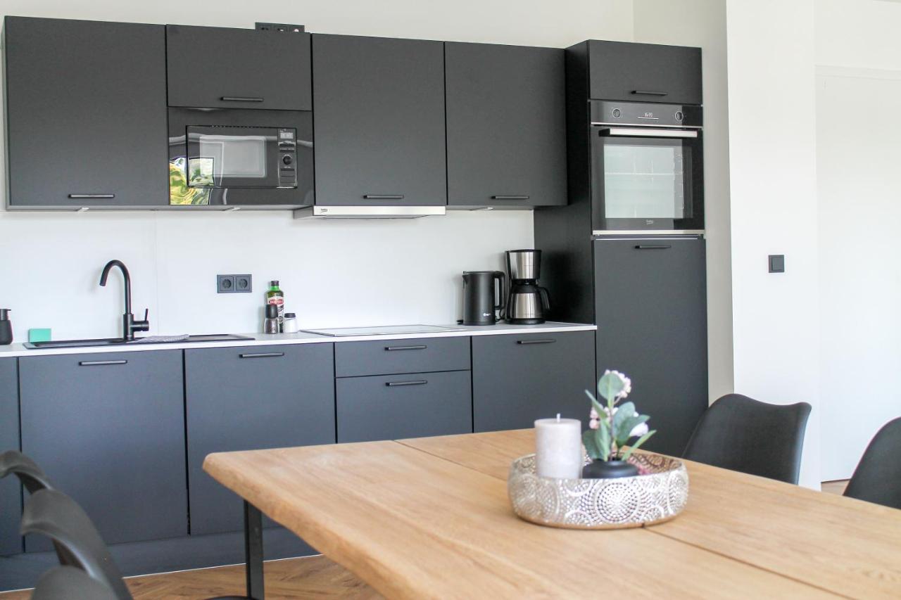 Modern Apartment - Fuer Freunde & Familien, Stadtnah, Parkplatz, E-Ladestation, Gitterbox Fuer Fahrraeder, Fitnessstudio, Digitale Gaestemappe Mit Restaurant- Und Unternehmenstipps โคเบลนซ์ ภายนอก รูปภาพ