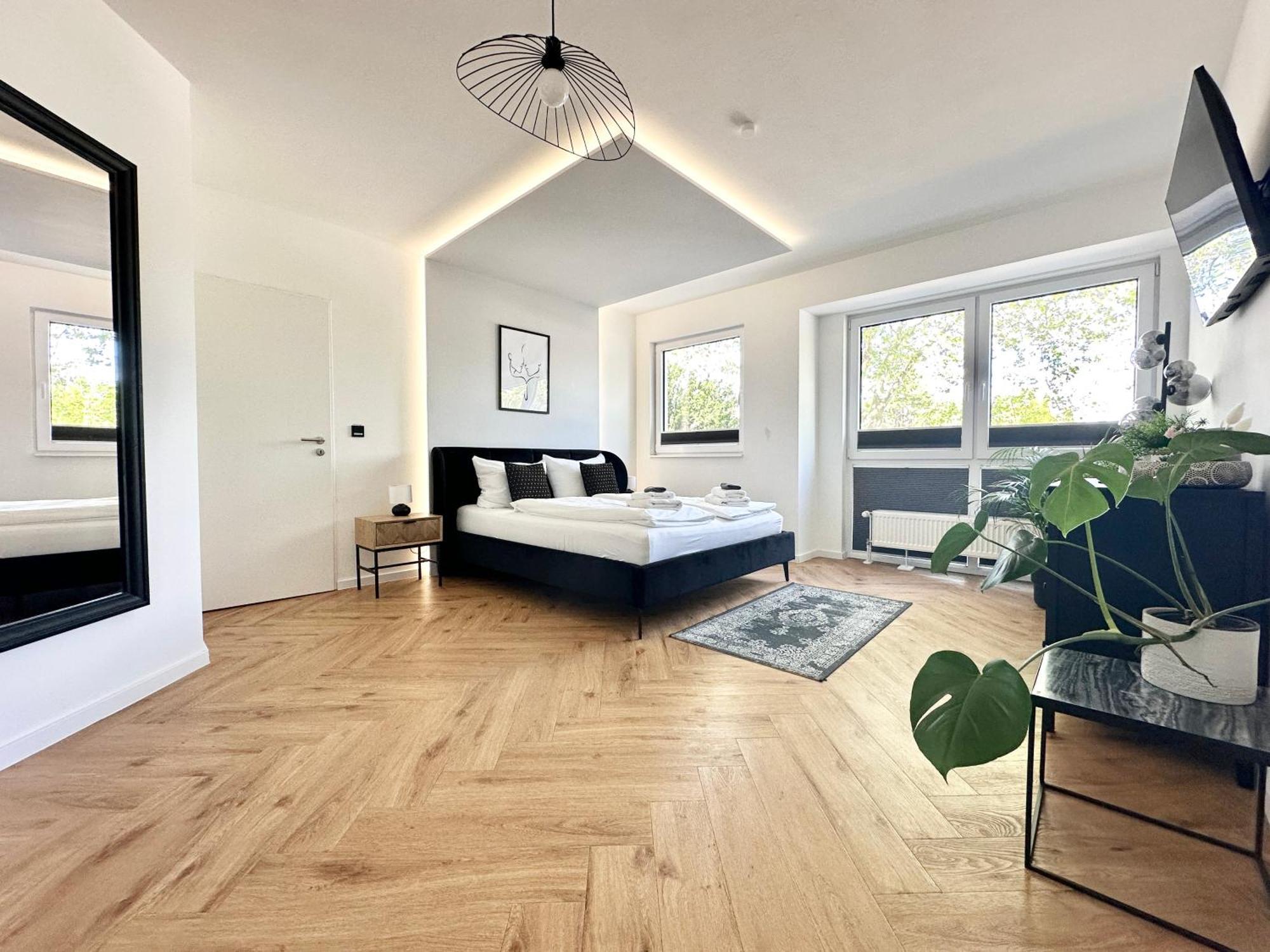 Modern Apartment - Fuer Freunde & Familien, Stadtnah, Parkplatz, E-Ladestation, Gitterbox Fuer Fahrraeder, Fitnessstudio, Digitale Gaestemappe Mit Restaurant- Und Unternehmenstipps โคเบลนซ์ ภายนอก รูปภาพ